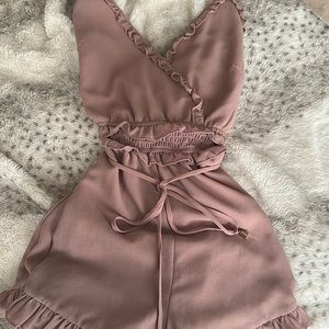 COPPER CLOSET BEIGE BROWN FLOWY RUFFLE ROMPER SIZE SMALL